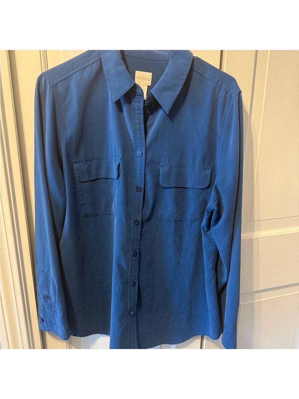 Chico's Blue Collar-Tag Detail Top EUC